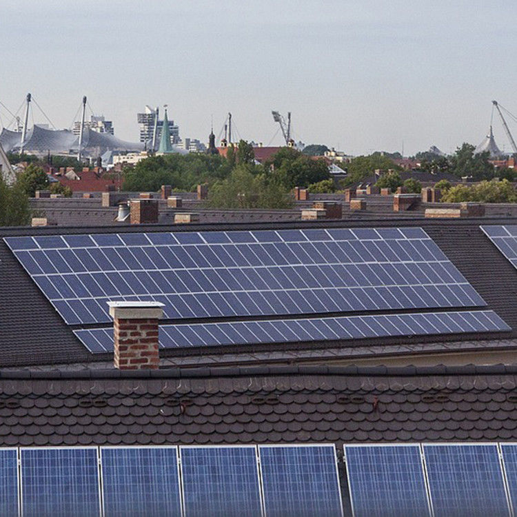 IP65 Panneau photovoltaïque bifacial résistant à l'eau 700W 690W 680W 670W Travail 12 ans