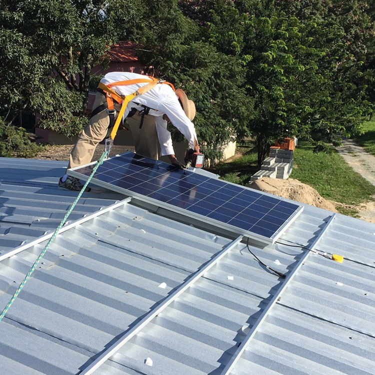 Panneau solaire monocristallin de 400w 410w 385w pour le mode de sortie du système solaire MC4/DC/Anderson